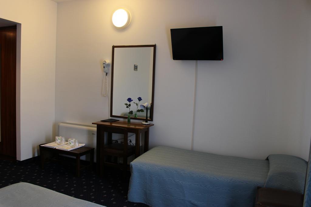 Hotel Pinolo 구비오 외부 사진