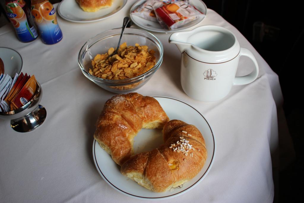 Hotel Pinolo 구비오 외부 사진