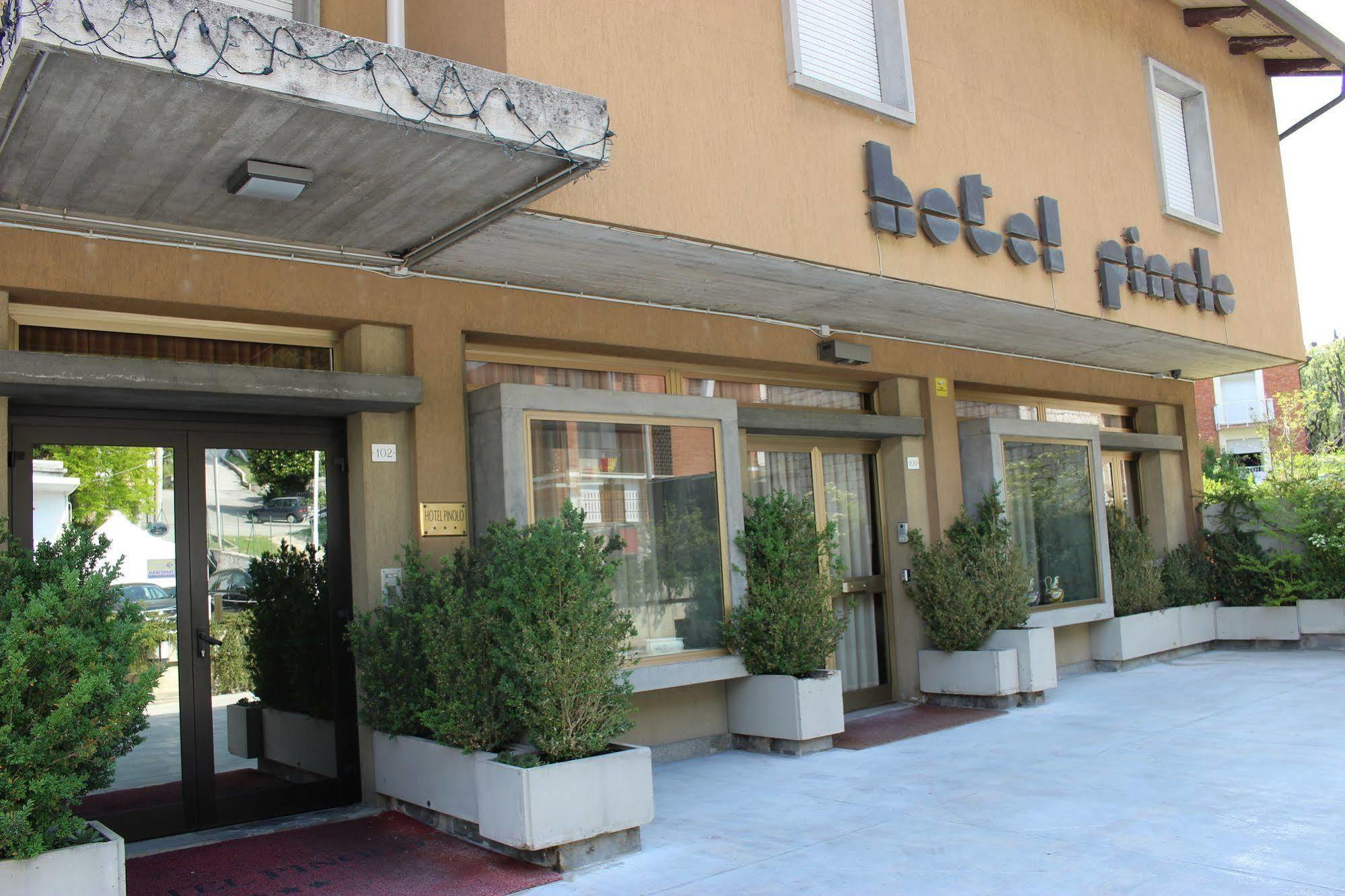 Hotel Pinolo 구비오 외부 사진