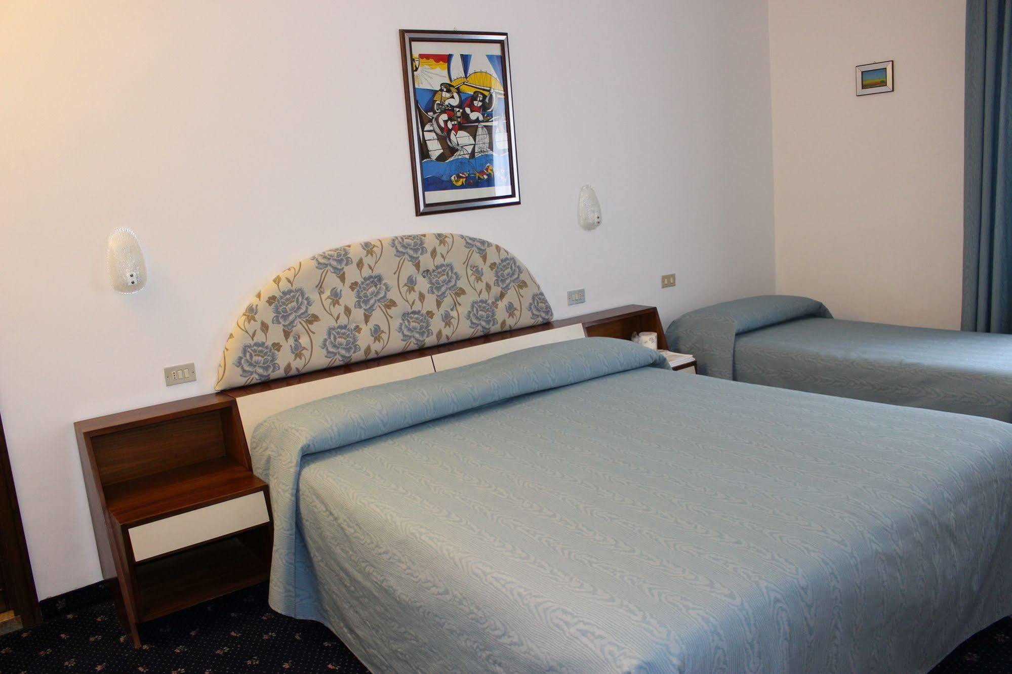 Hotel Pinolo 구비오 외부 사진