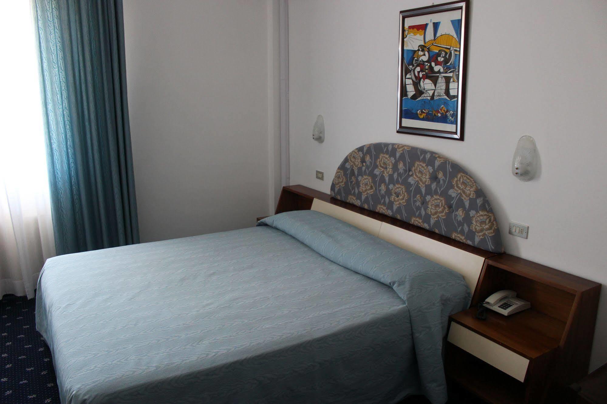 Hotel Pinolo 구비오 외부 사진