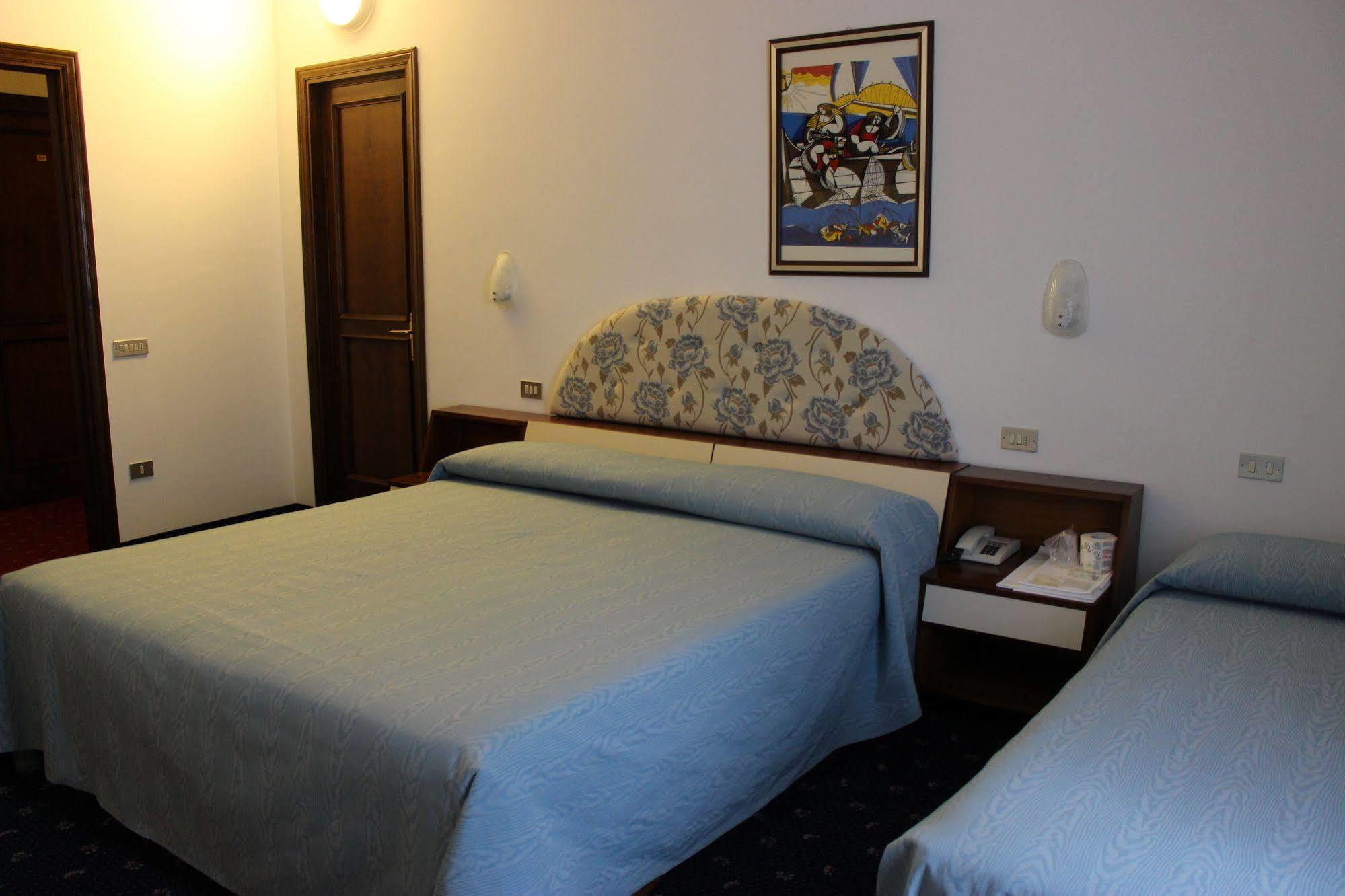 Hotel Pinolo 구비오 외부 사진