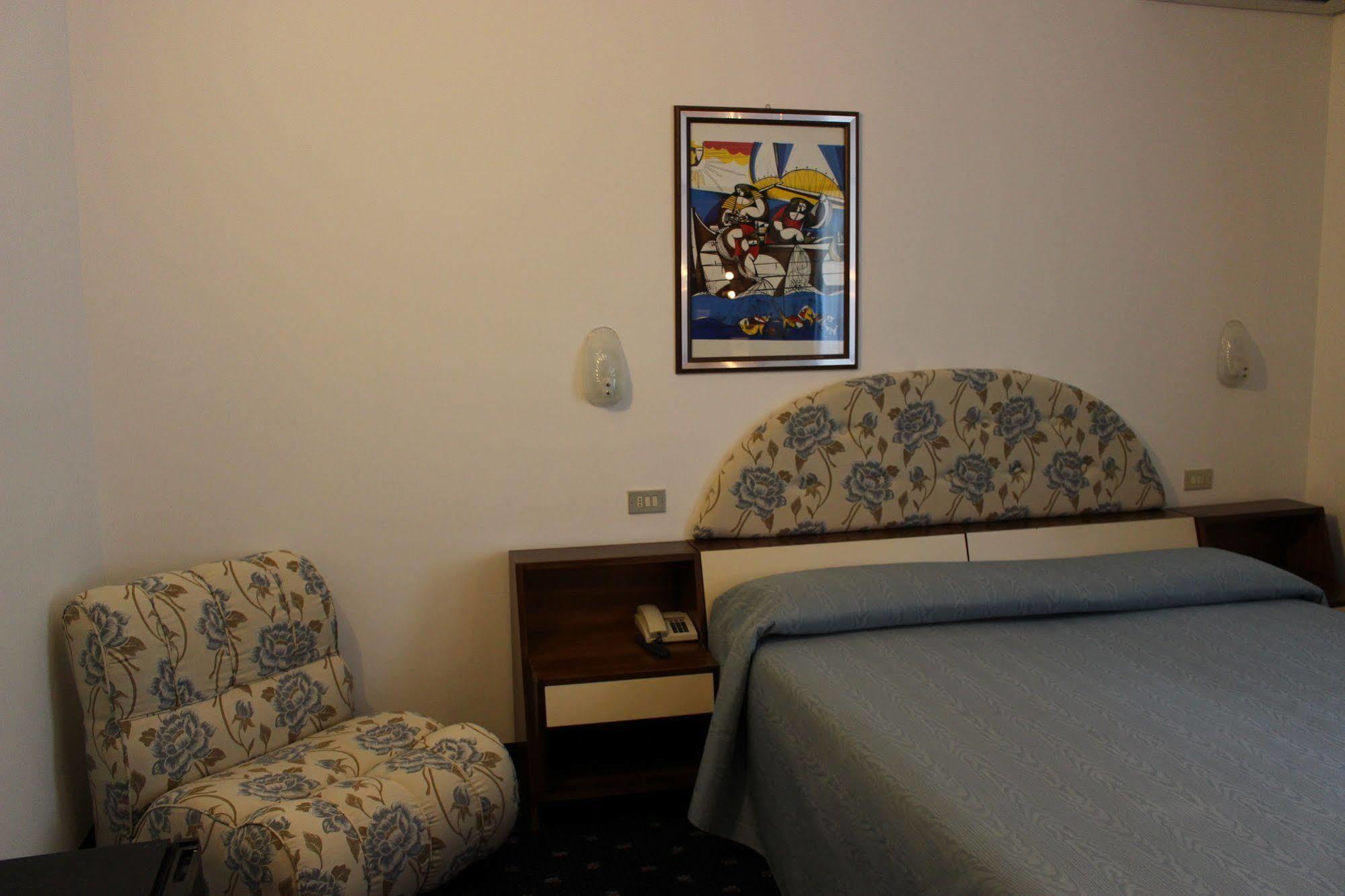 Hotel Pinolo 구비오 외부 사진